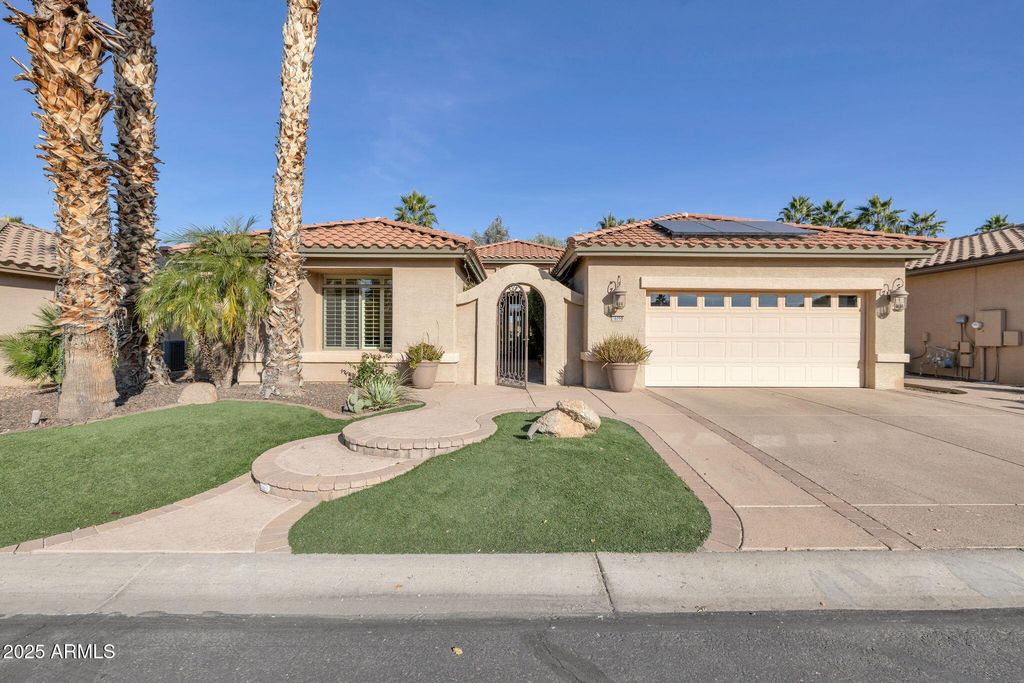 Photo of 16090 W Piccadilly Road, Goodyear, AZ 85395 (MLS # 6959746)