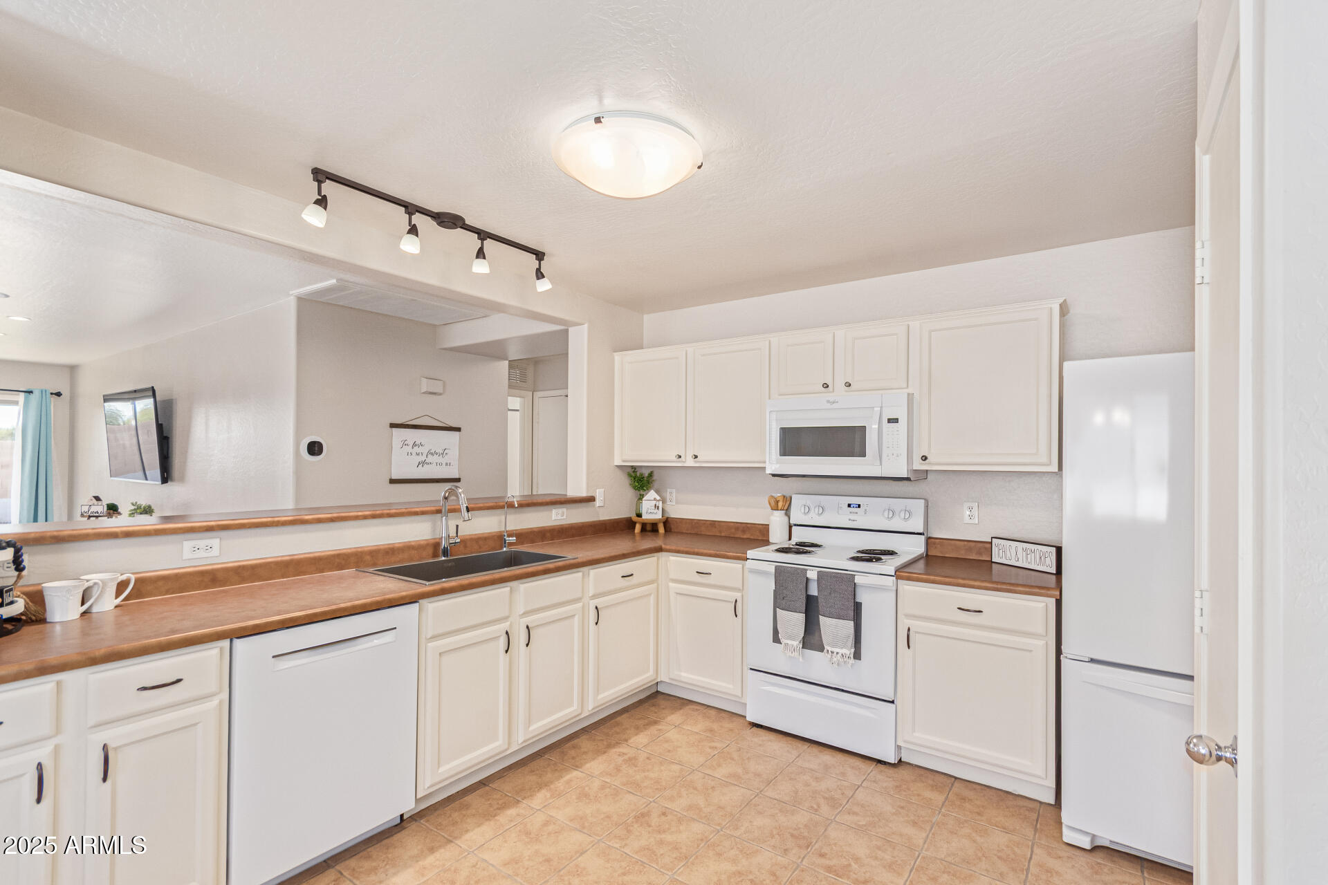 25643 W SATELLITE Lane