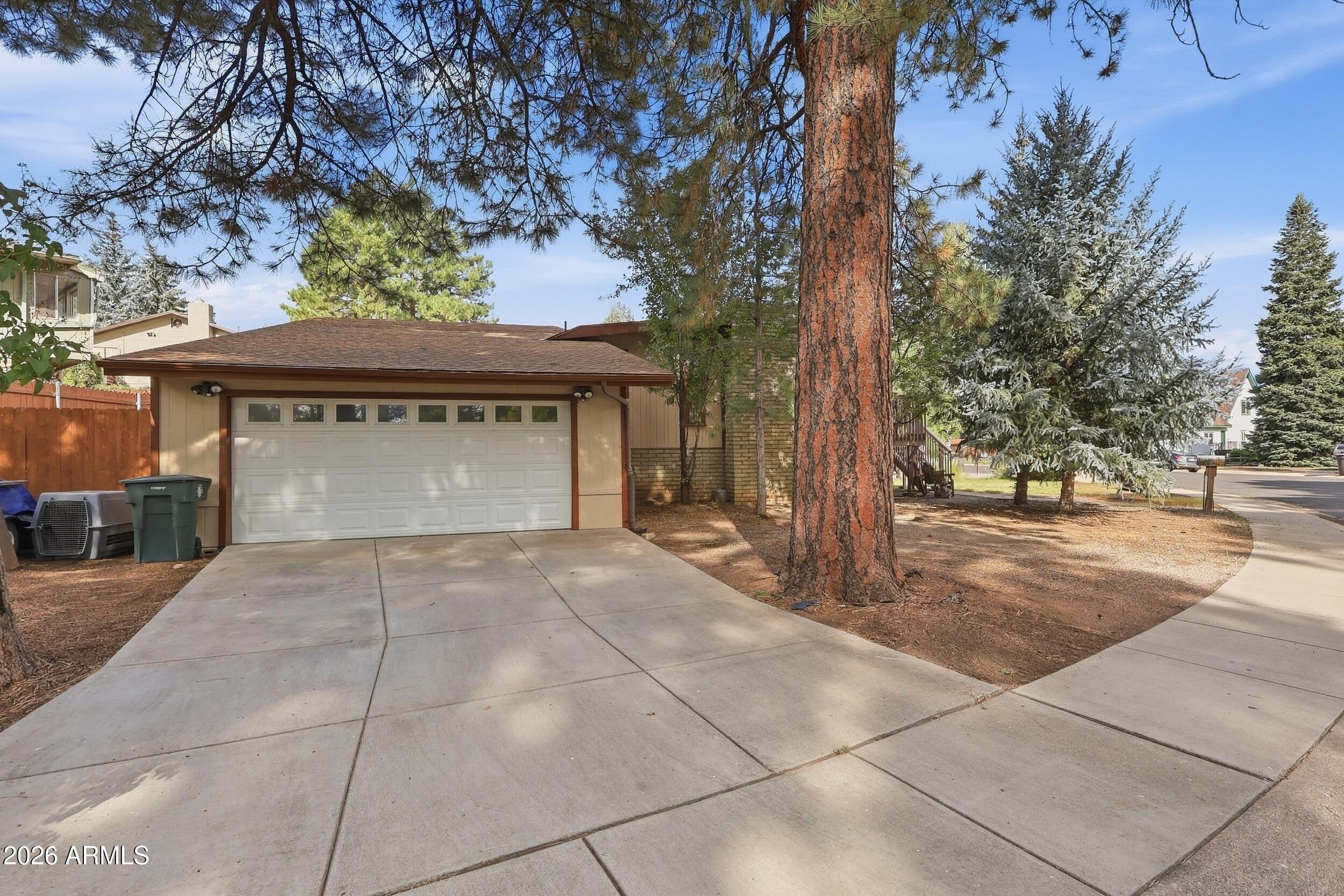 2770 W DARLEEN Drive