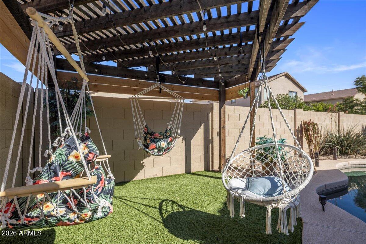 2006 W GOLD DUST Avenue