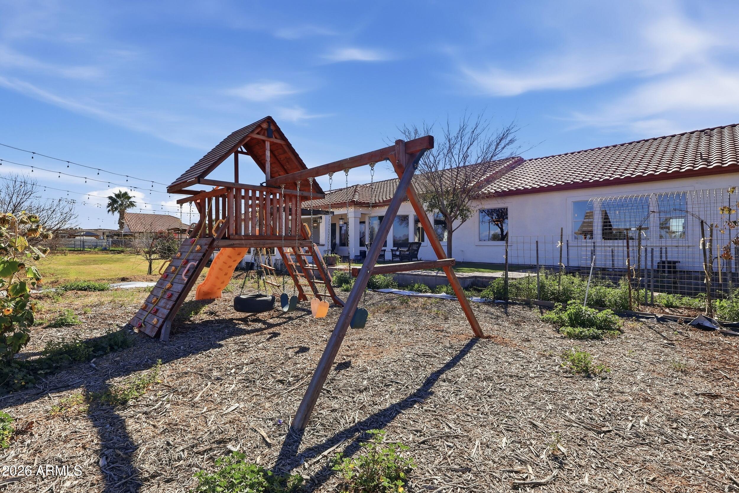 ELLSWORTH SUBURBAN MINI-FARMS - Residential