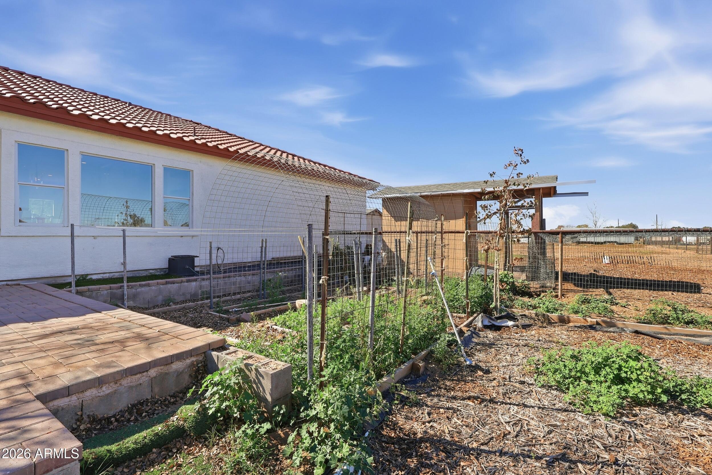 ELLSWORTH SUBURBAN MINI-FARMS - Residential