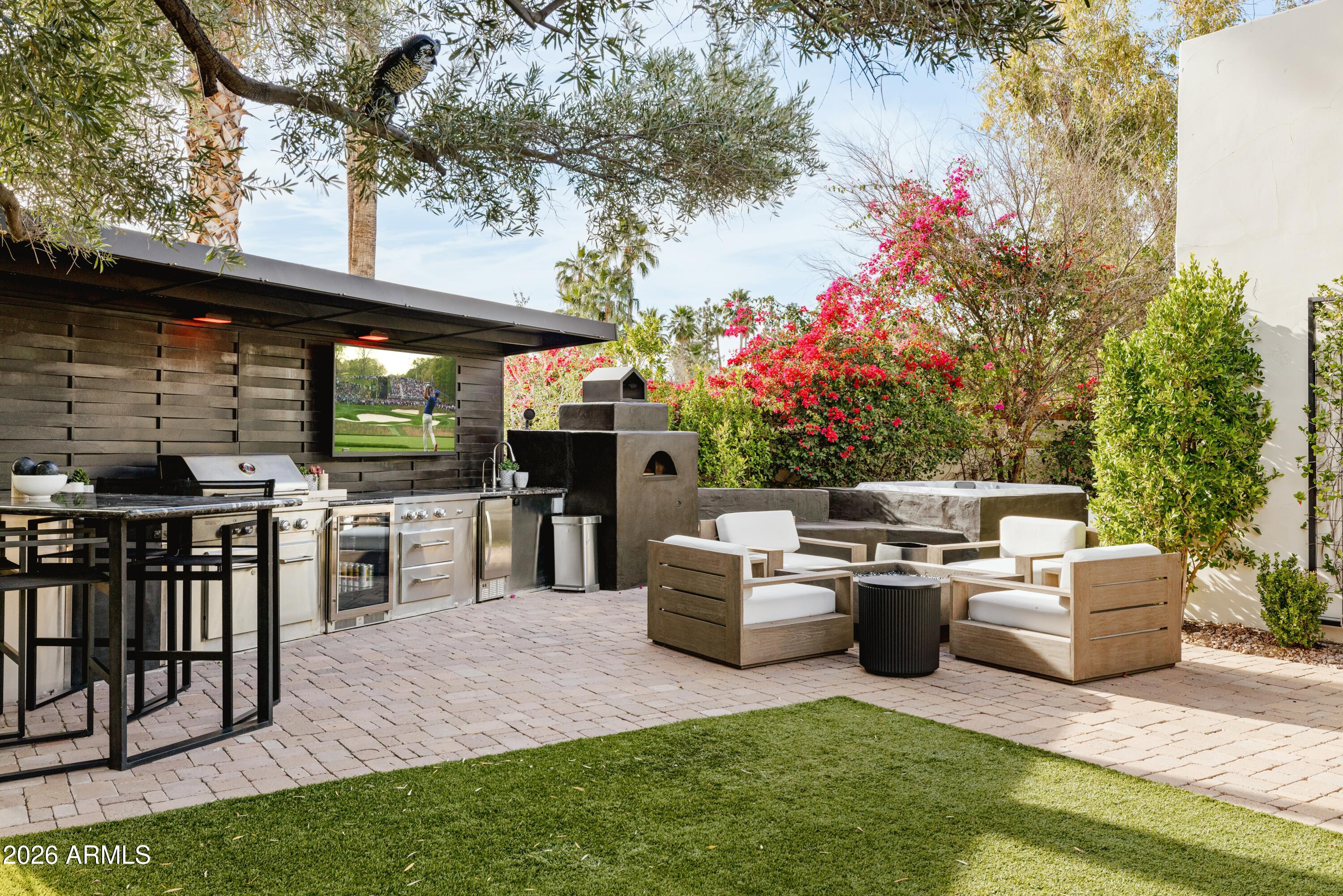 10011 E Windrose Drive