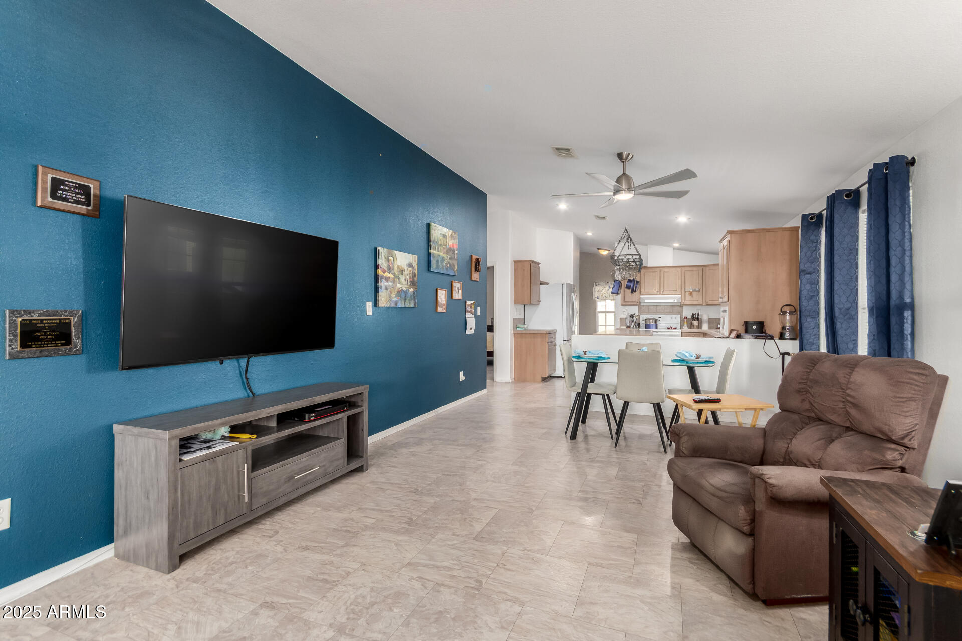 201 S GREENFIELD Road 166