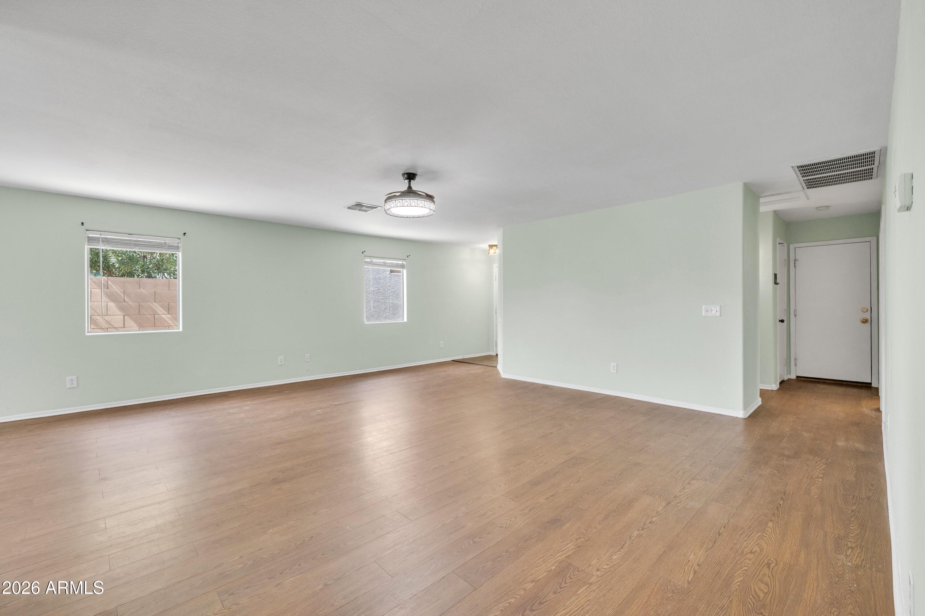 1863 E COWBOY COVE Trail