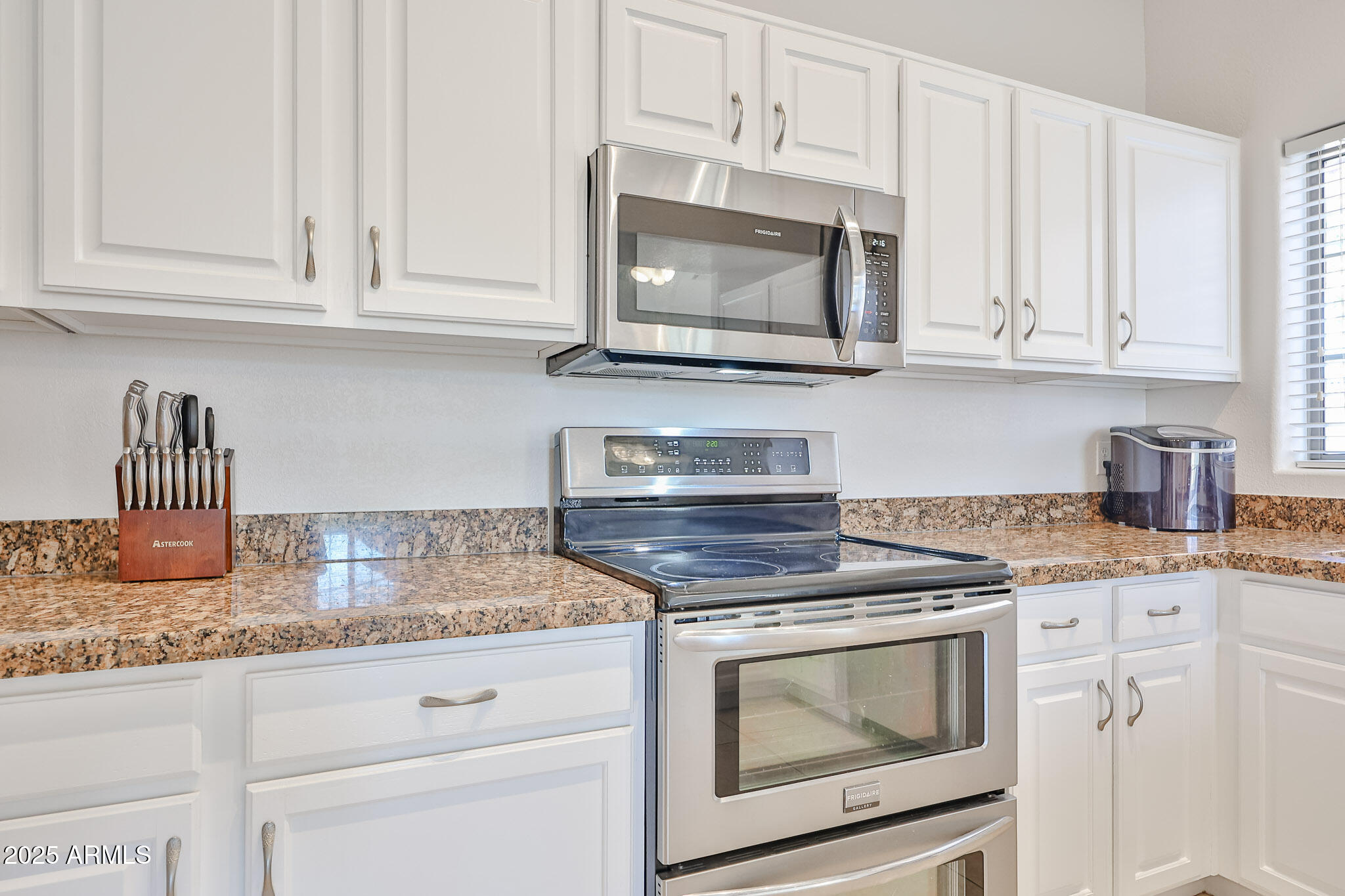 2801 N LITCHFIELD Road 2