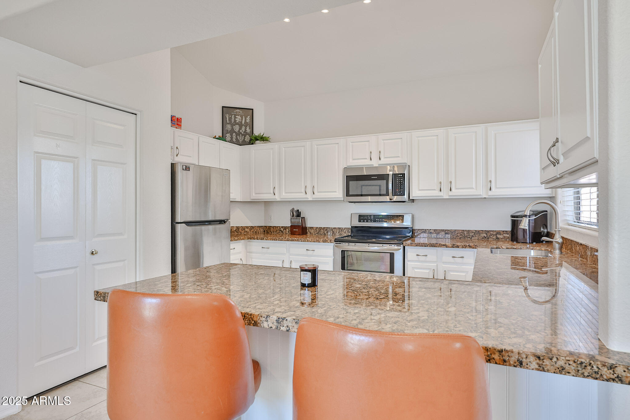 2801 N LITCHFIELD Road 2