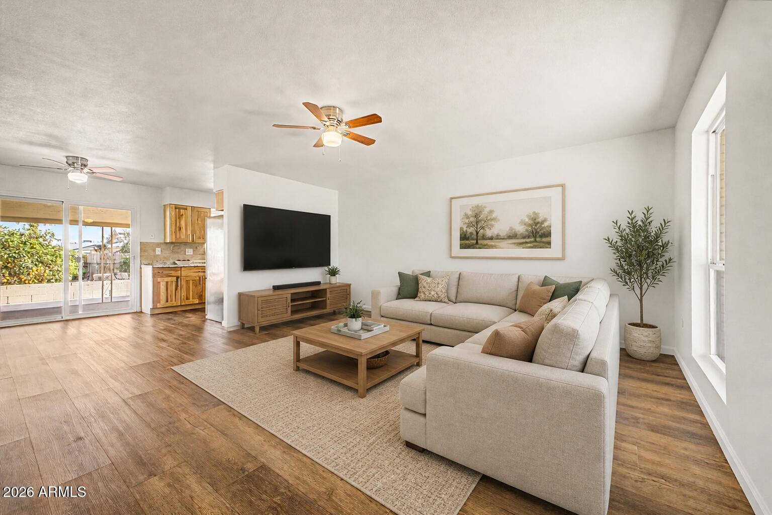 10413 W MISSION Lane
