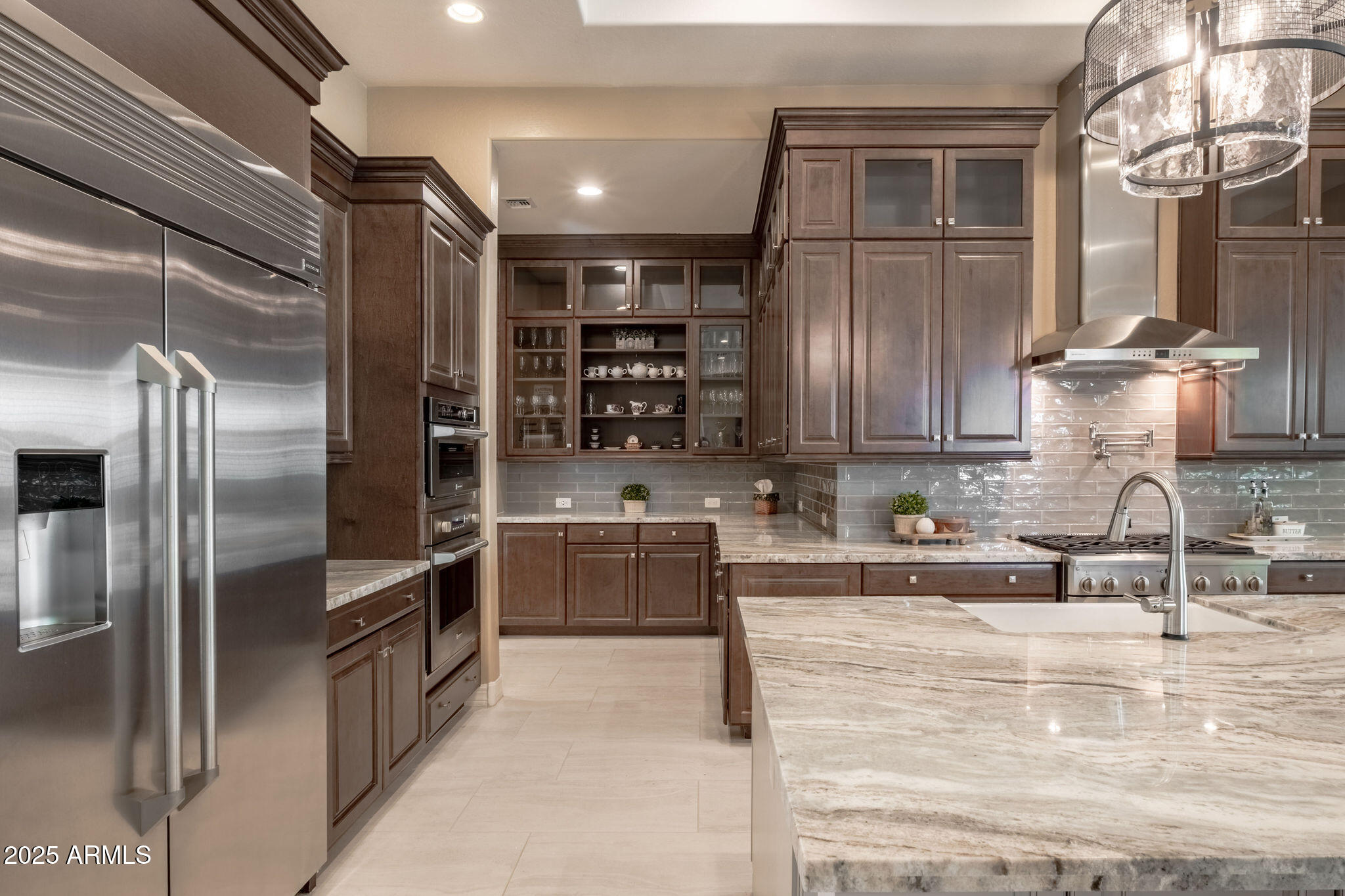 1988 E BLACKHAWK Drive