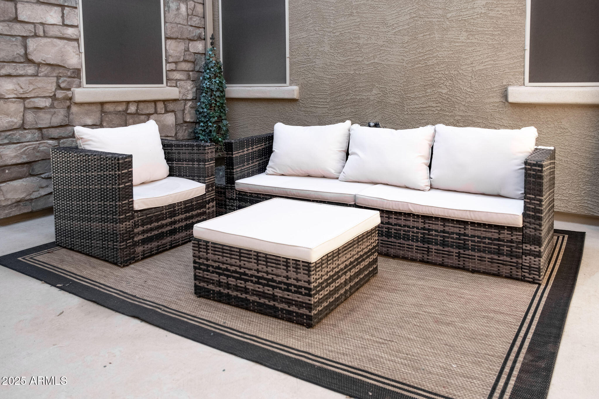 1988 E BLACKHAWK Drive