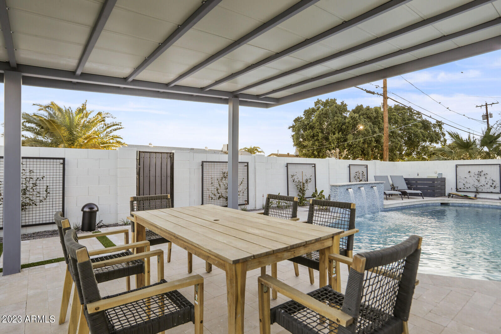 7313 E ROOSEVELT Street