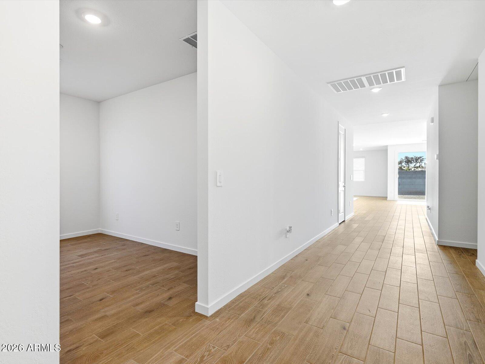 32869 N Vineyard Avenue