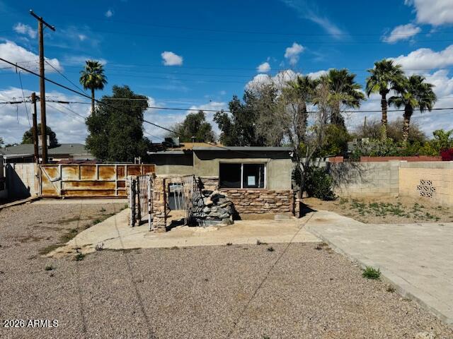 2926 W NORTHERN Avenue