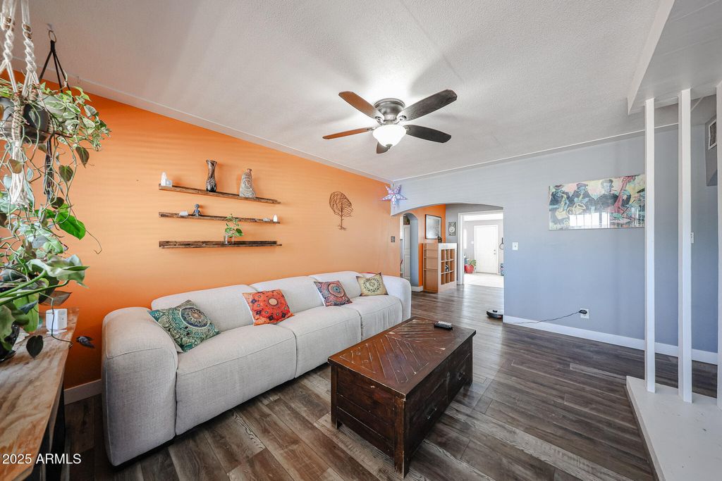 Photo of 2037 W State Avenue, Phoenix, AZ 85021 (MLS # 6933919)