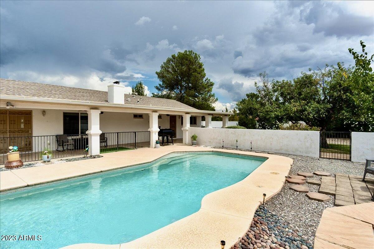 TOWN & COUNTRY ESTATES UNIT 2 - Residential
