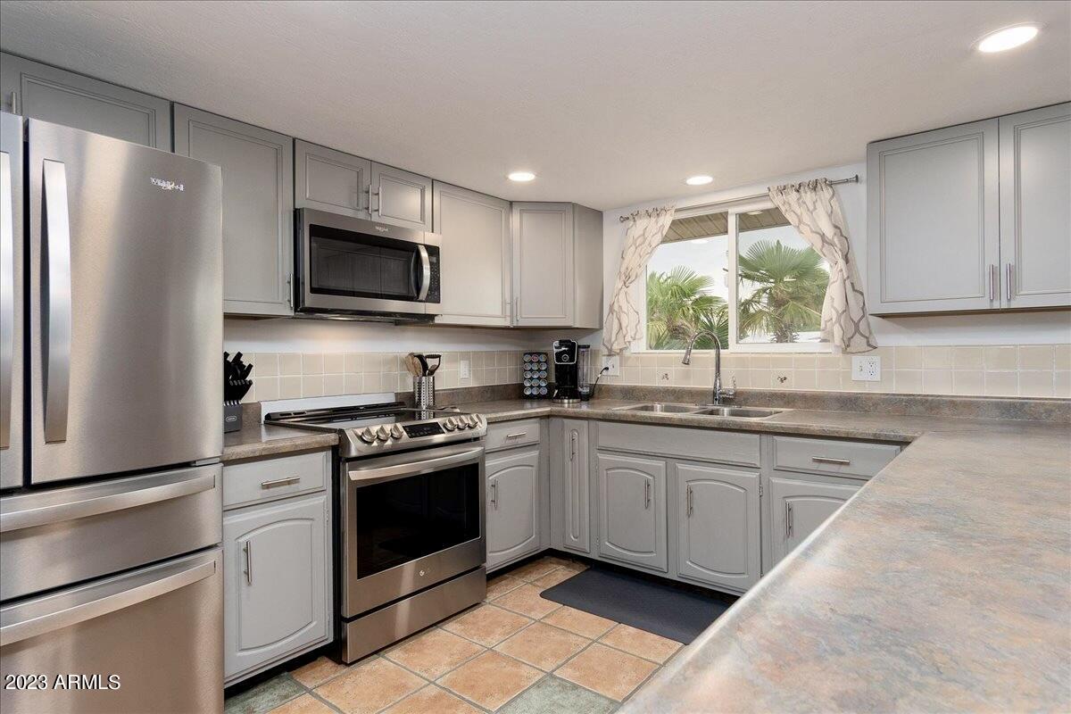 TOWN & COUNTRY ESTATES UNIT 2 - Residential
