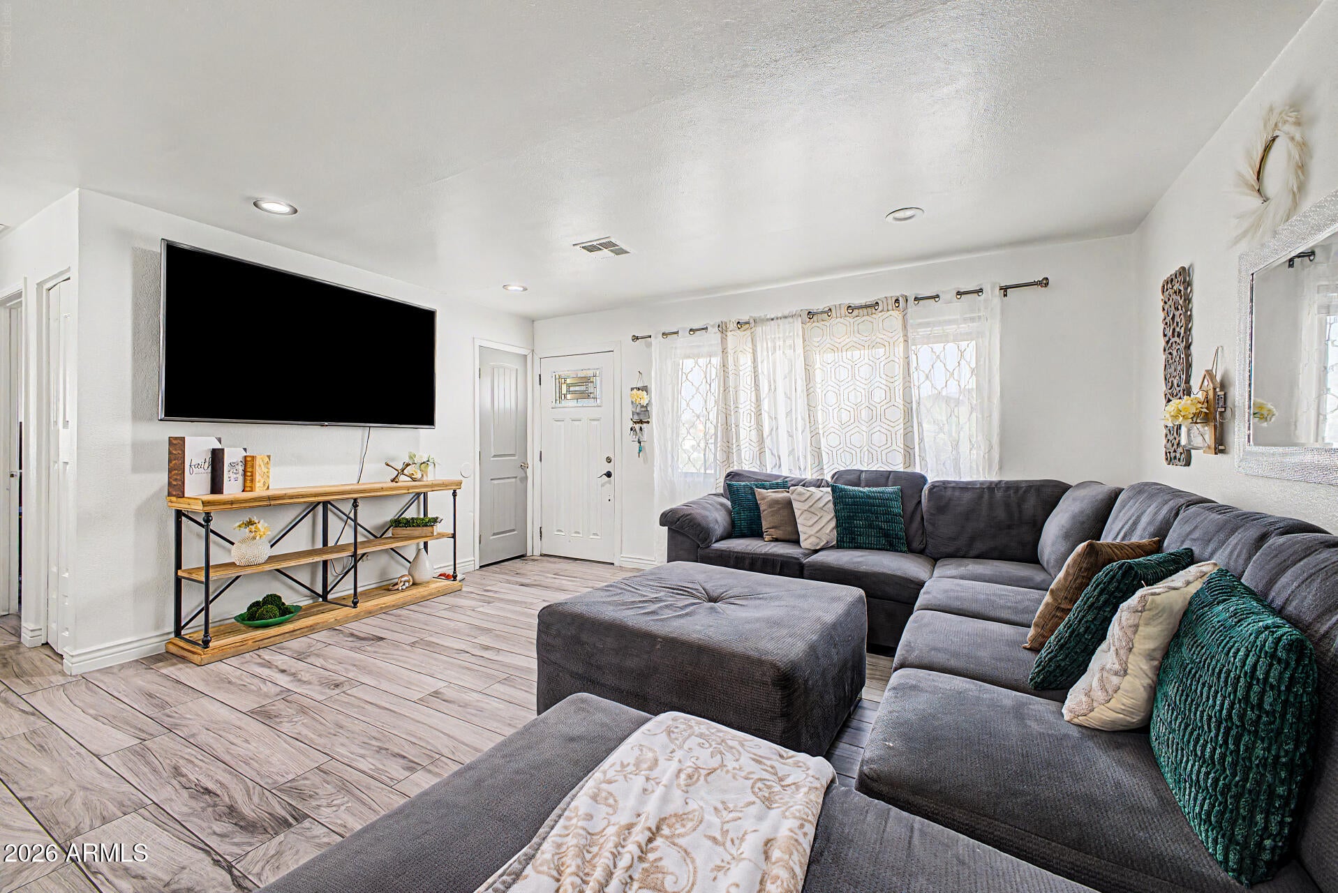 3102 W VILLA MARIA Drive
