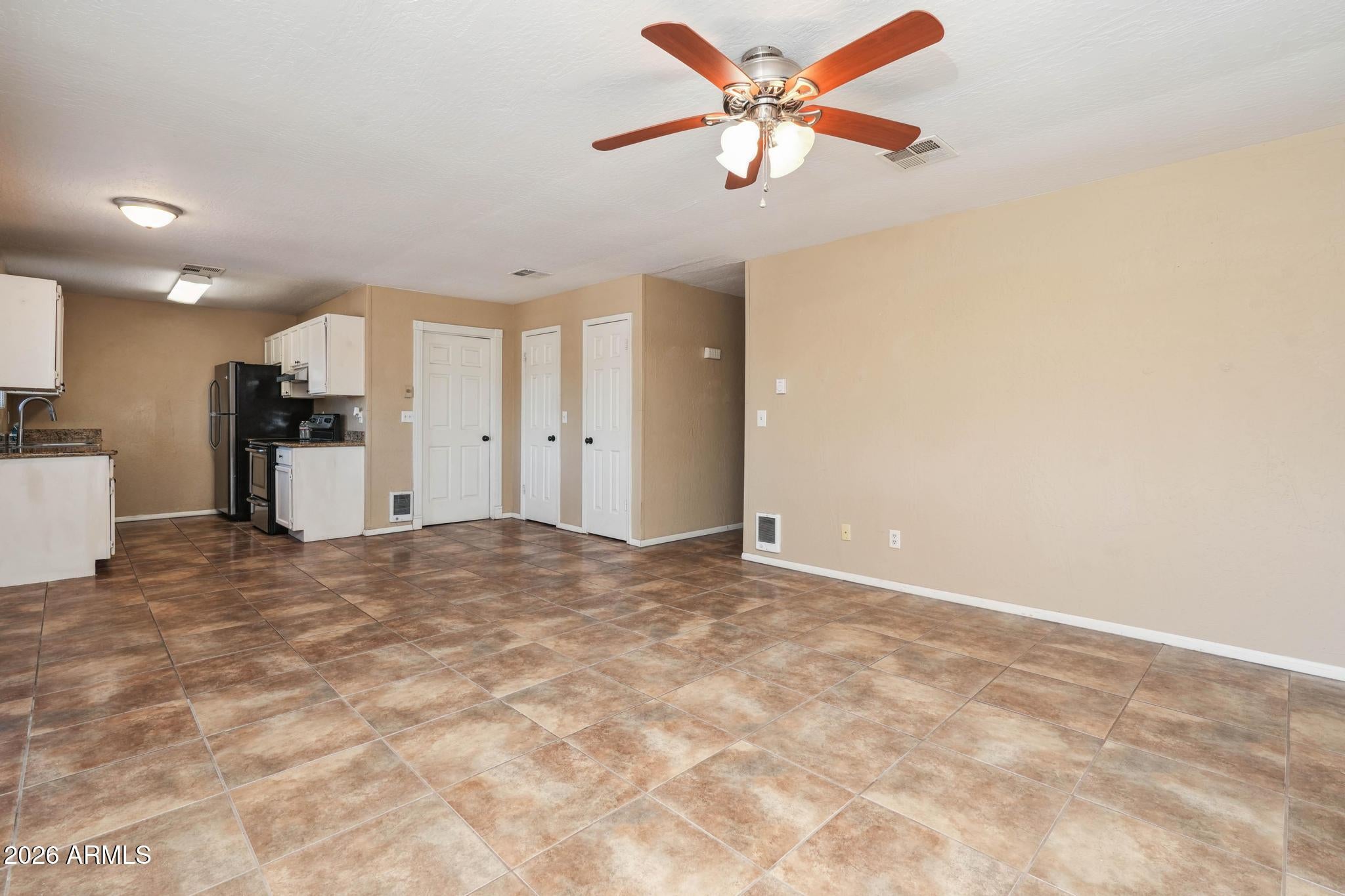 4253 E MISSION Lane