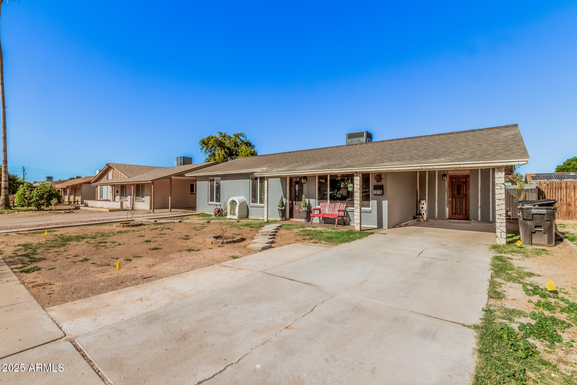 2016 W WINDROSE Drive