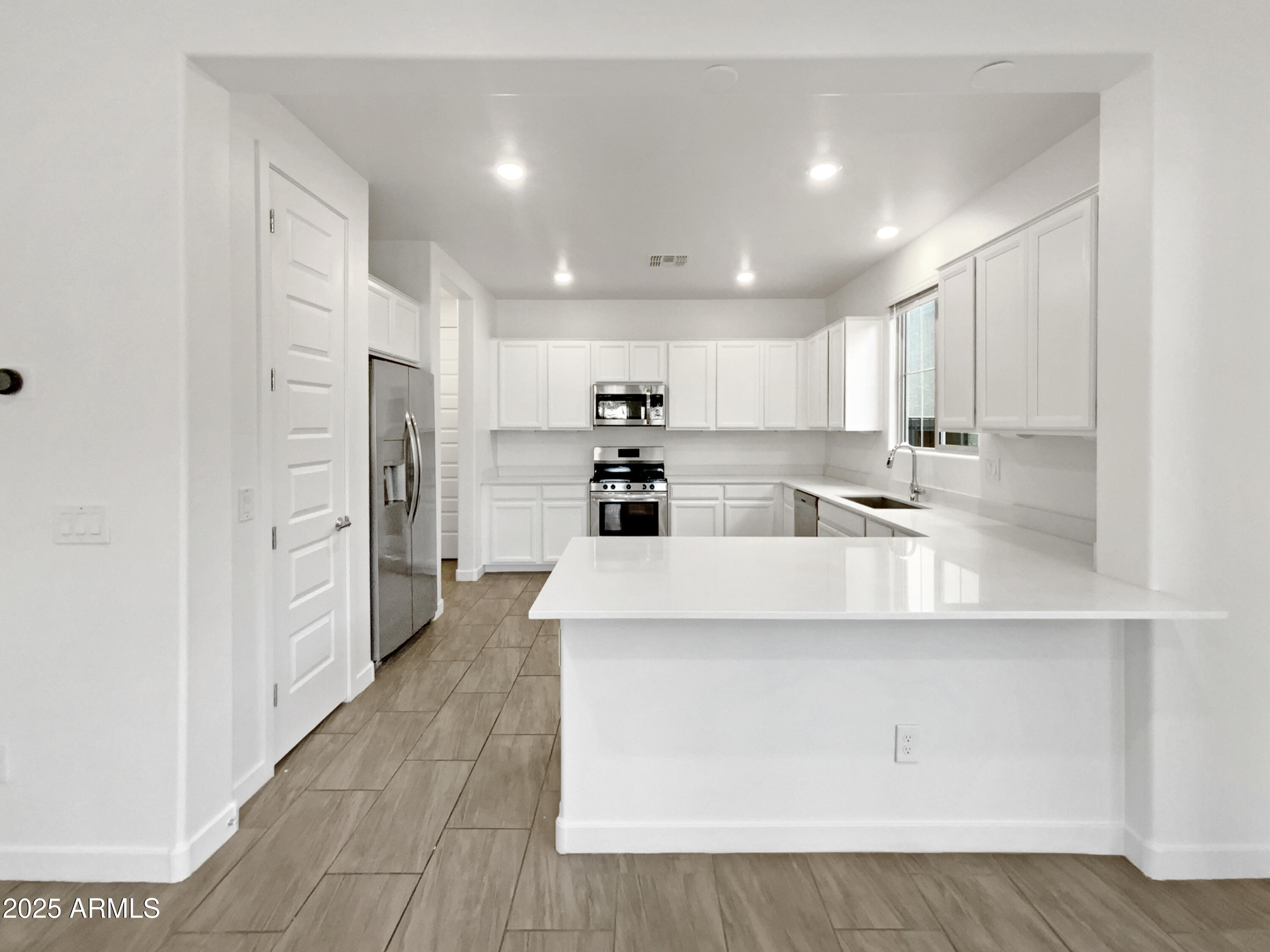 1956 S SENATE Street