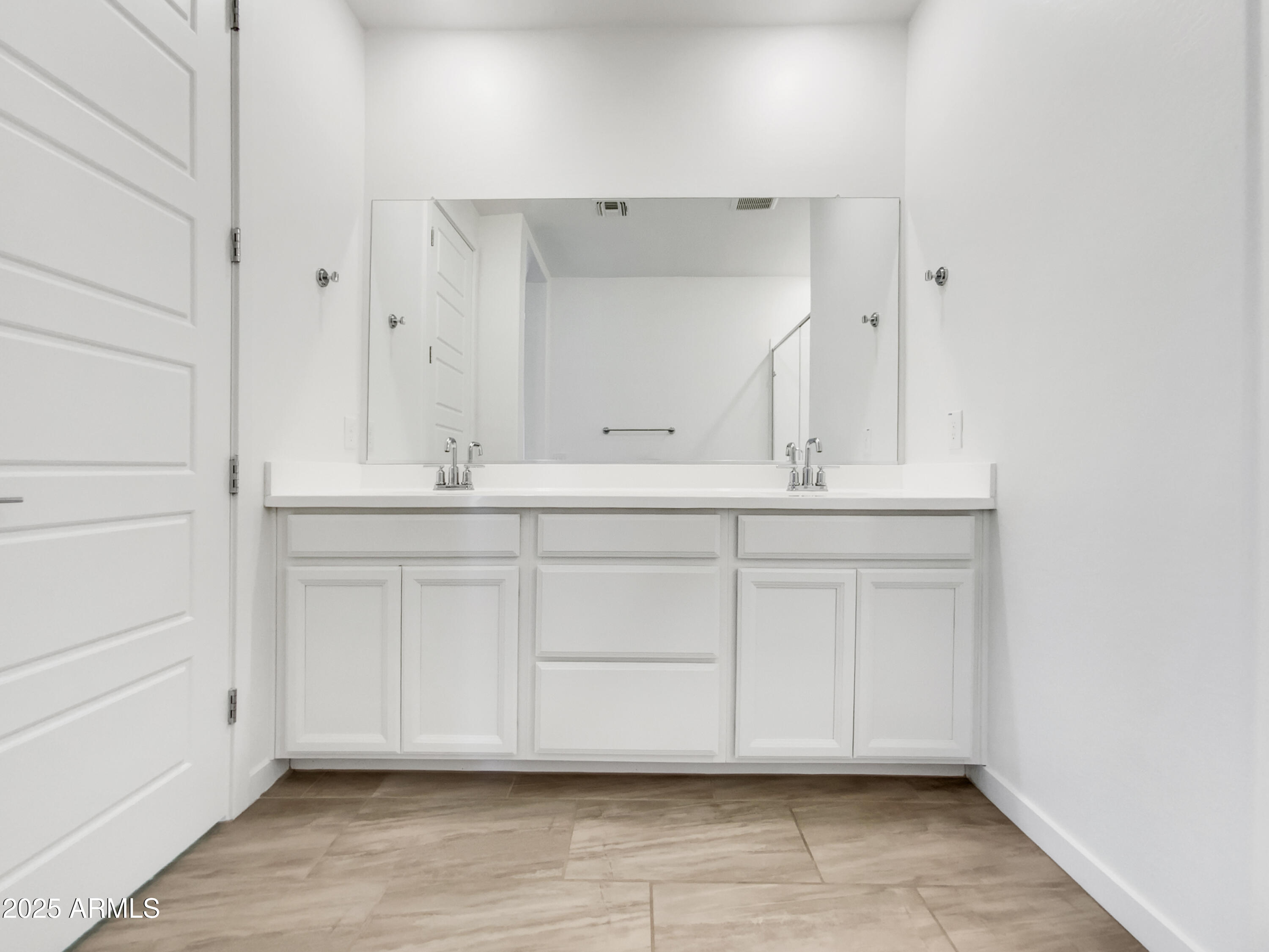 1956 S SENATE Street