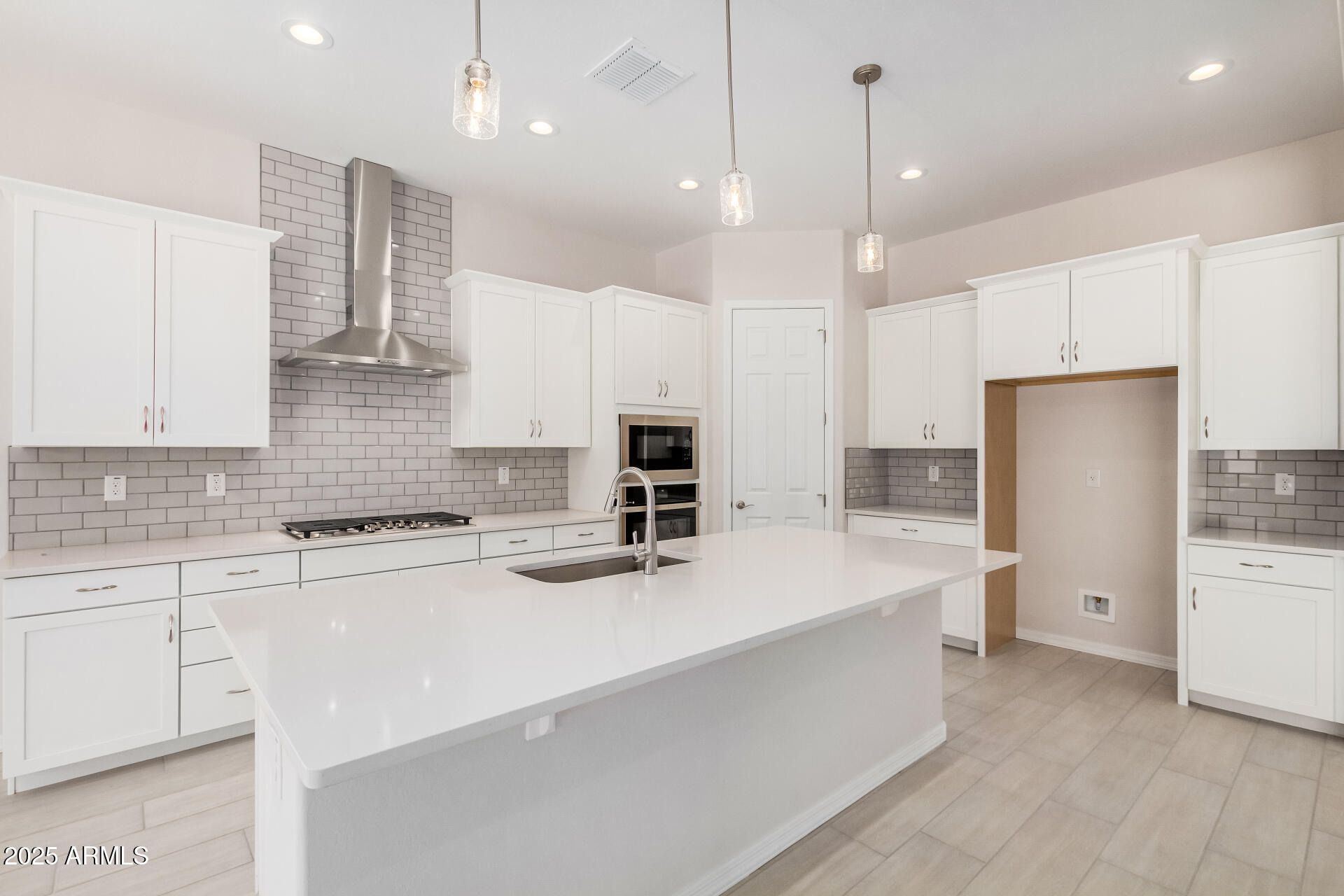 20272 W HOLLYHOCK Street