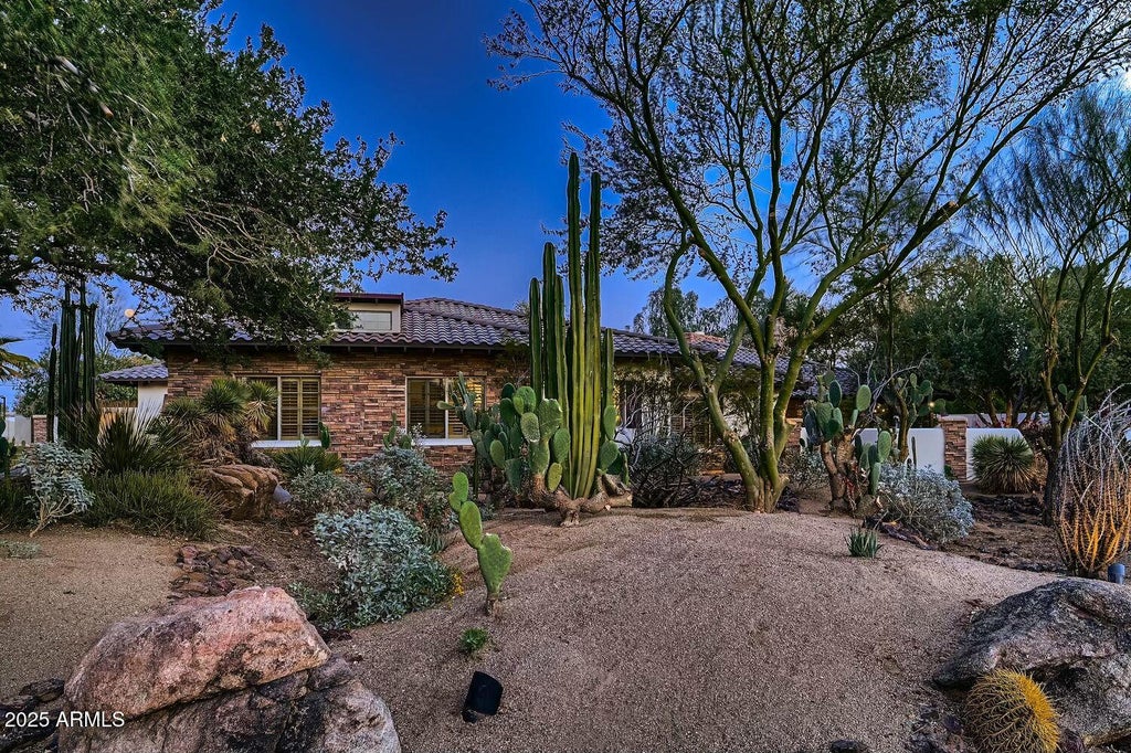Photo of 11021 N 74th Street, Scottsdale, AZ 85260 (MLS # 7071431)