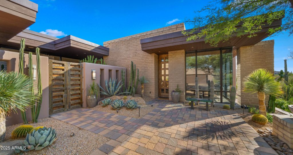 Photo of 30600 N Pima Road #61, Scottsdale, AZ 85266 (MLS # 6886364)