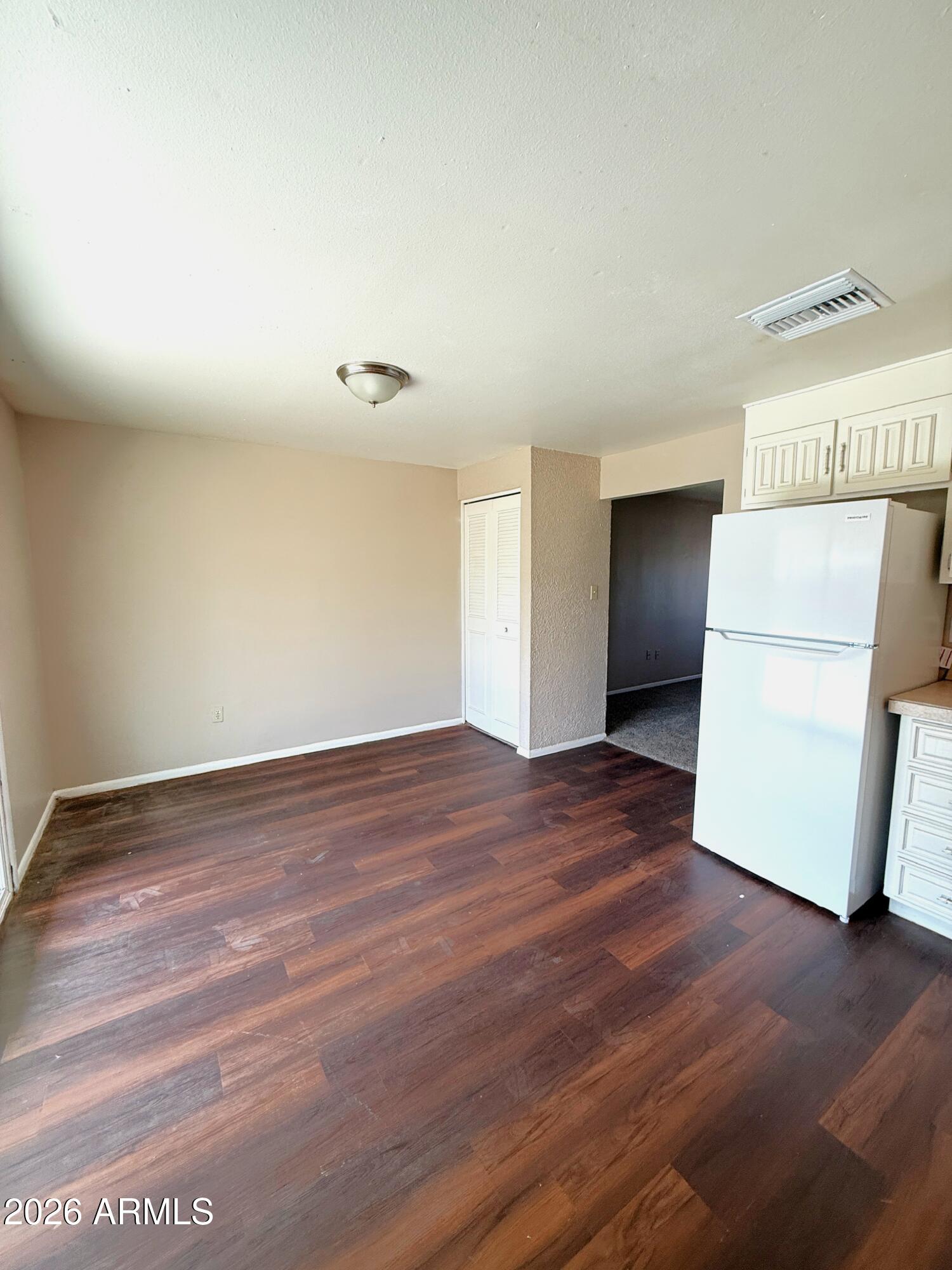 6643 W CAMBRIDGE Avenue