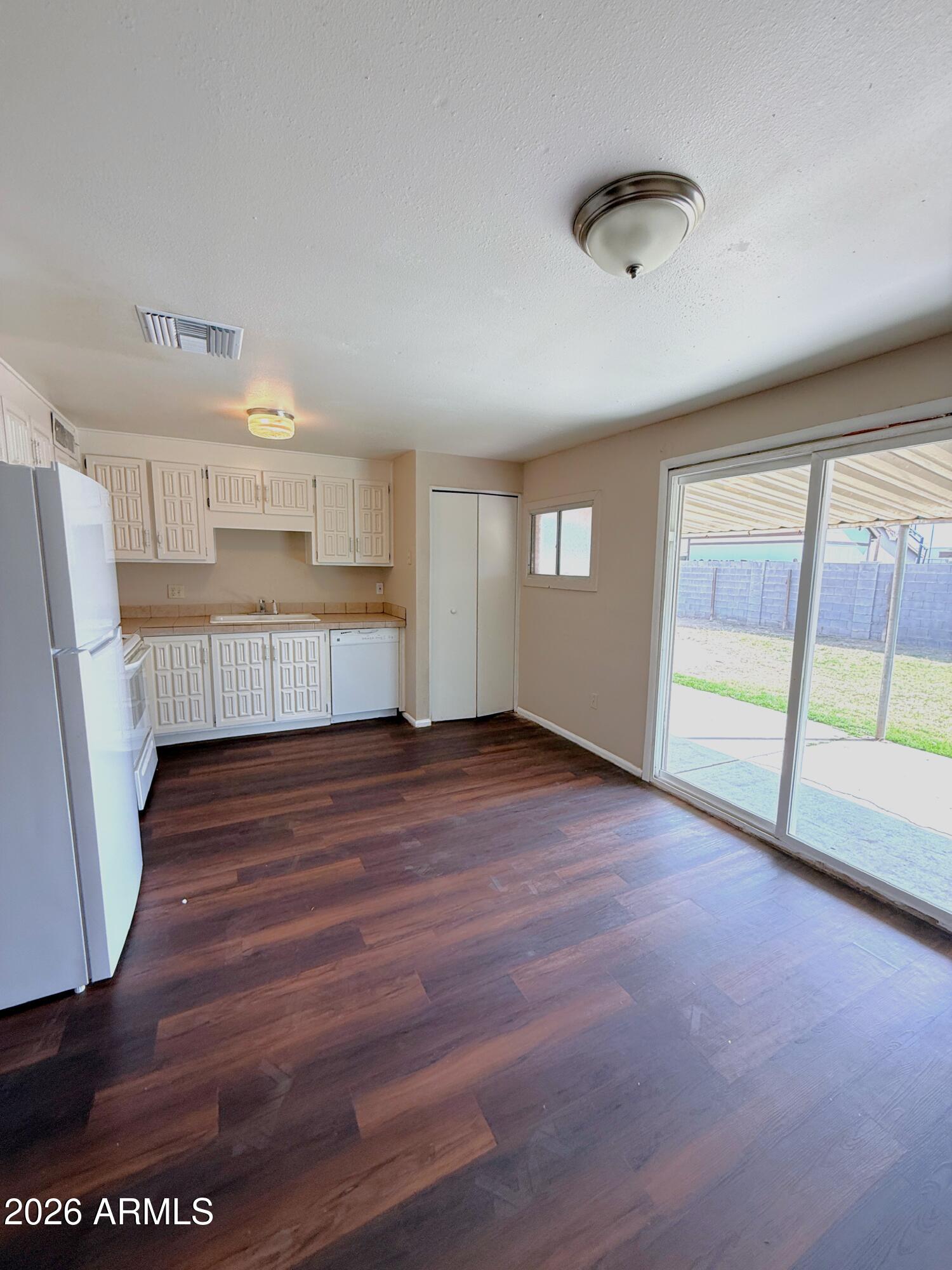 6643 W CAMBRIDGE Avenue