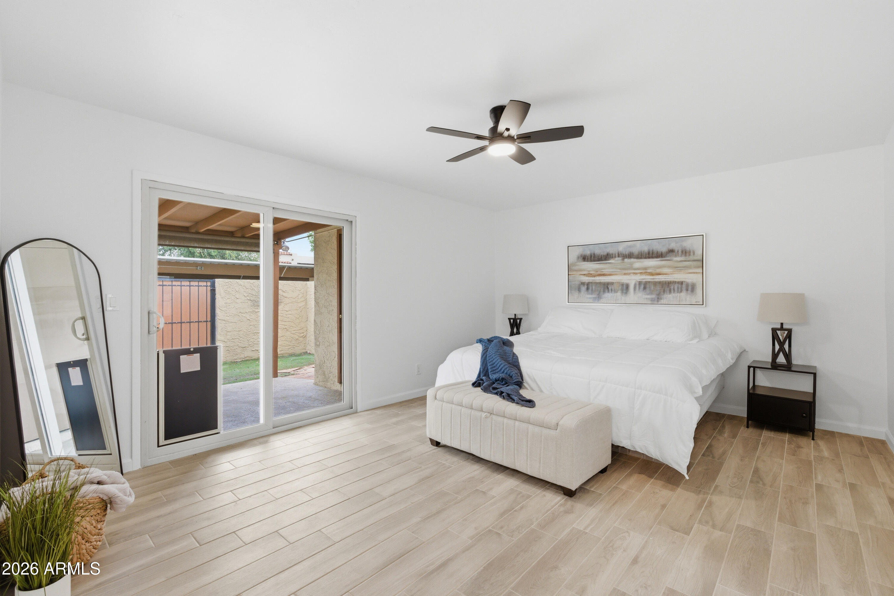 6533 N 7TH Avenue 17