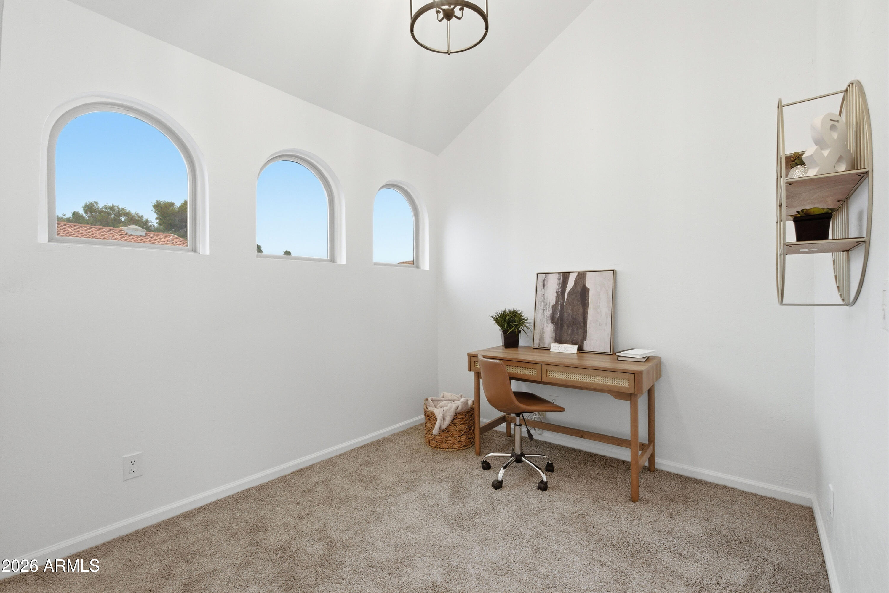 6533 N 7TH Avenue 17