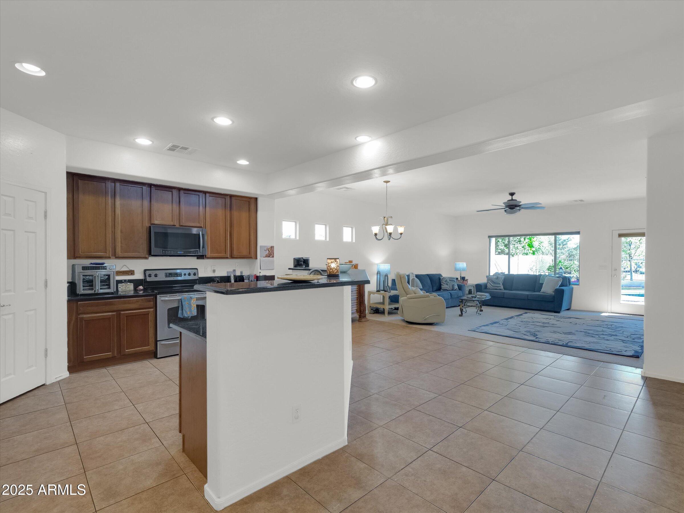 5423 W RANGE MULE Drive