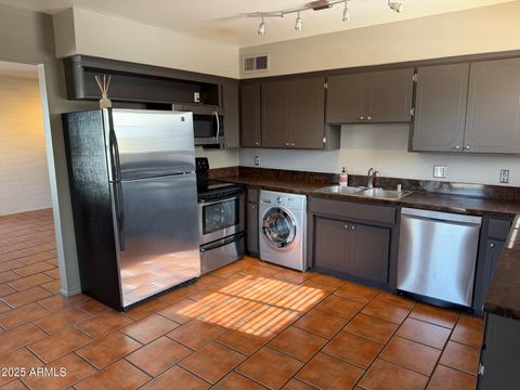 Photo of 4131 E Camelback Road #38, Phoenix, AZ 85018 (MLS # 6962605)