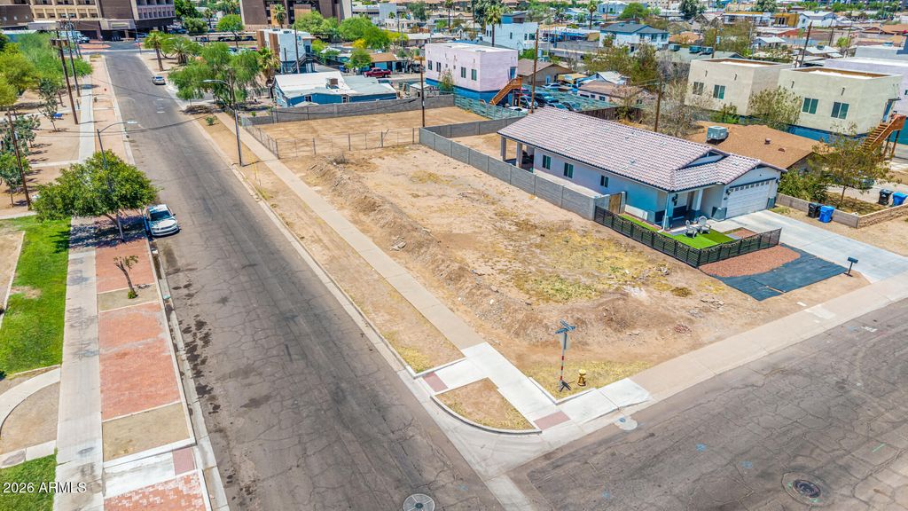 Photo of 0 S Montezuma Avenue #13, Phoenix, AZ 85003 (MLS # 7038365)