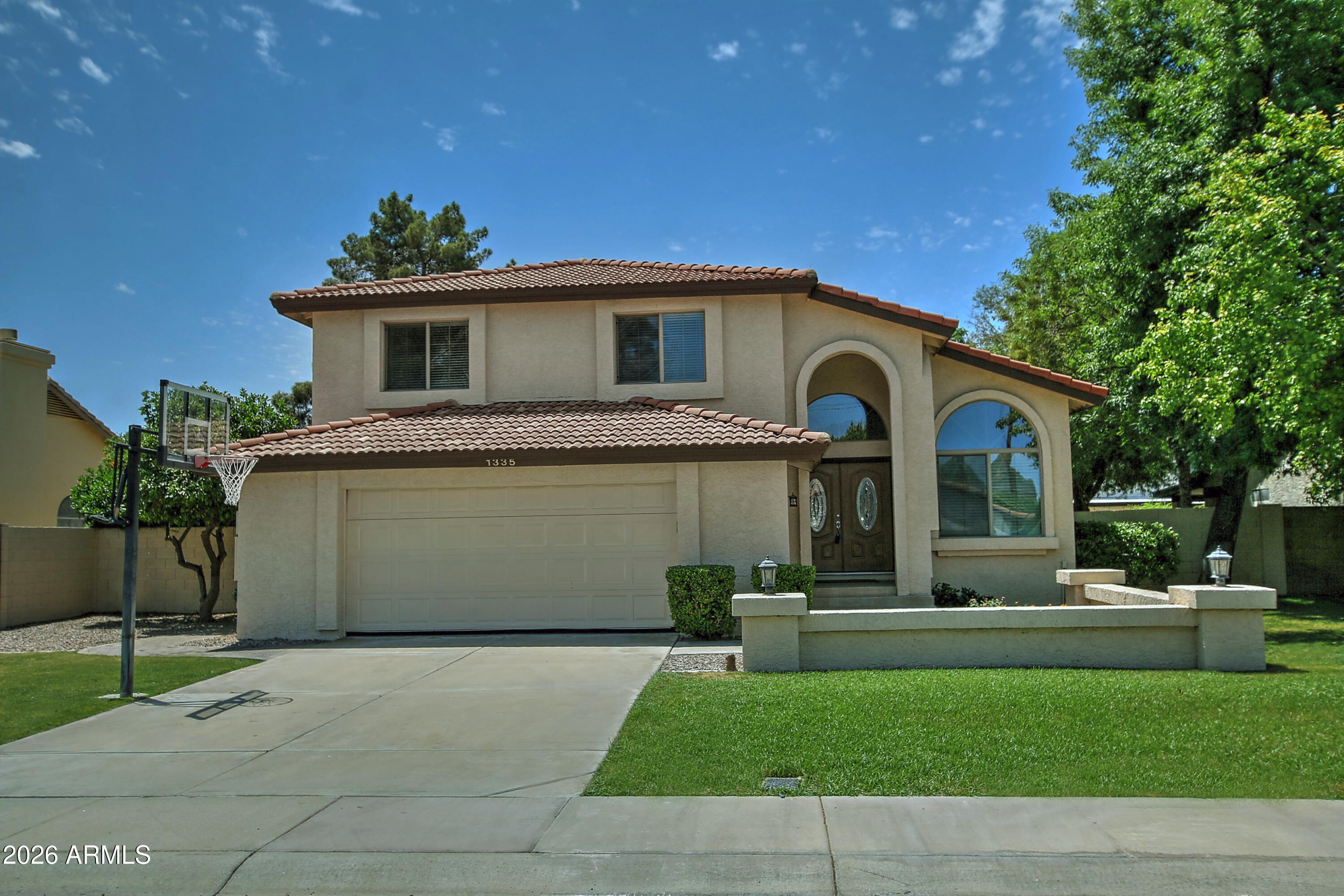 1335 E SUNBURST Lane