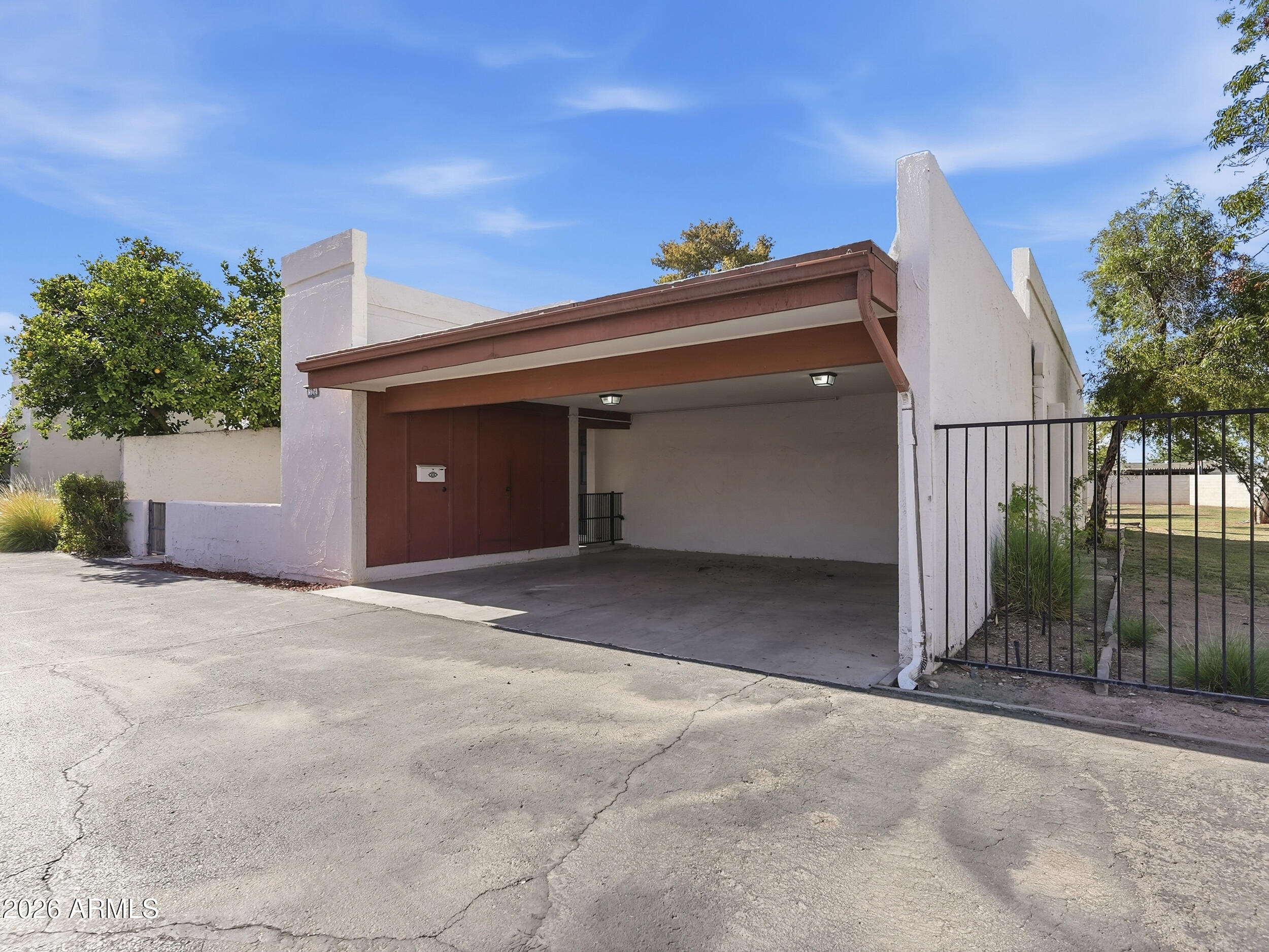 326 E HUNTINGTON Drive