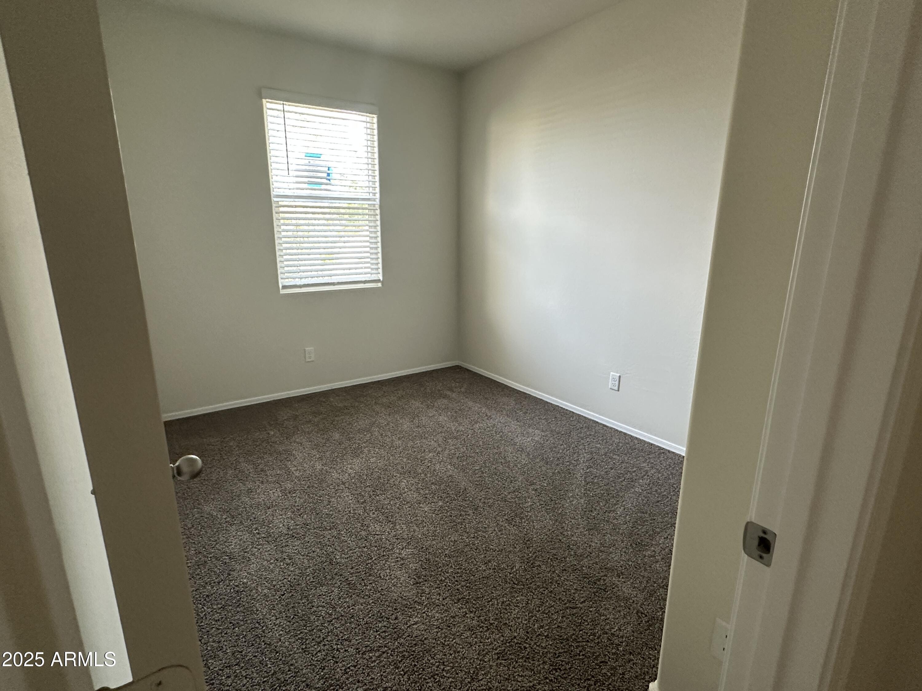 1033 W AVALON CANYON Drive