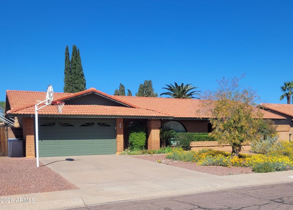 Photo of 1222 E Louis Way, Tempe, AZ 85284 (MLS # 6931725)