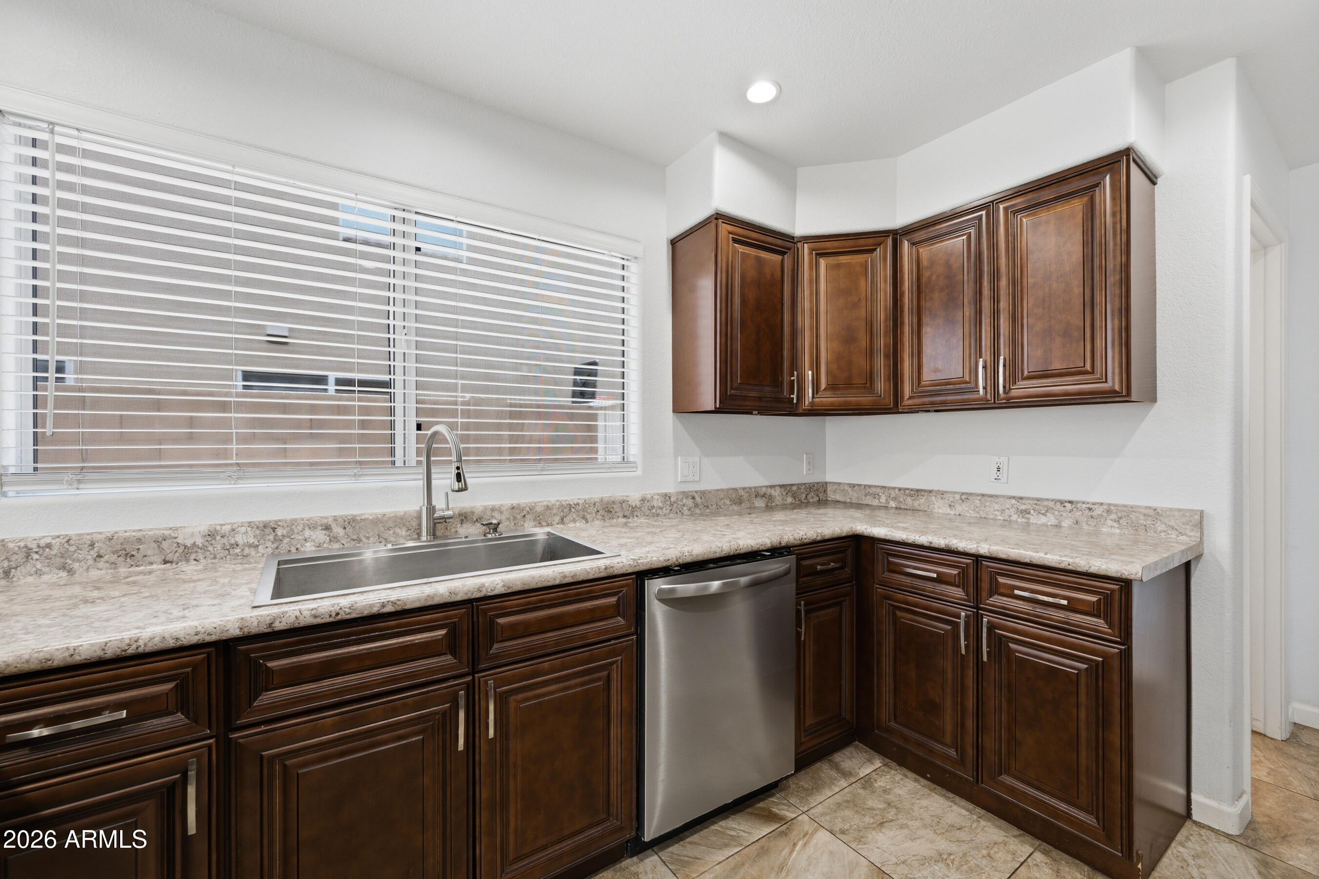 3906 E KIMBERLY Way