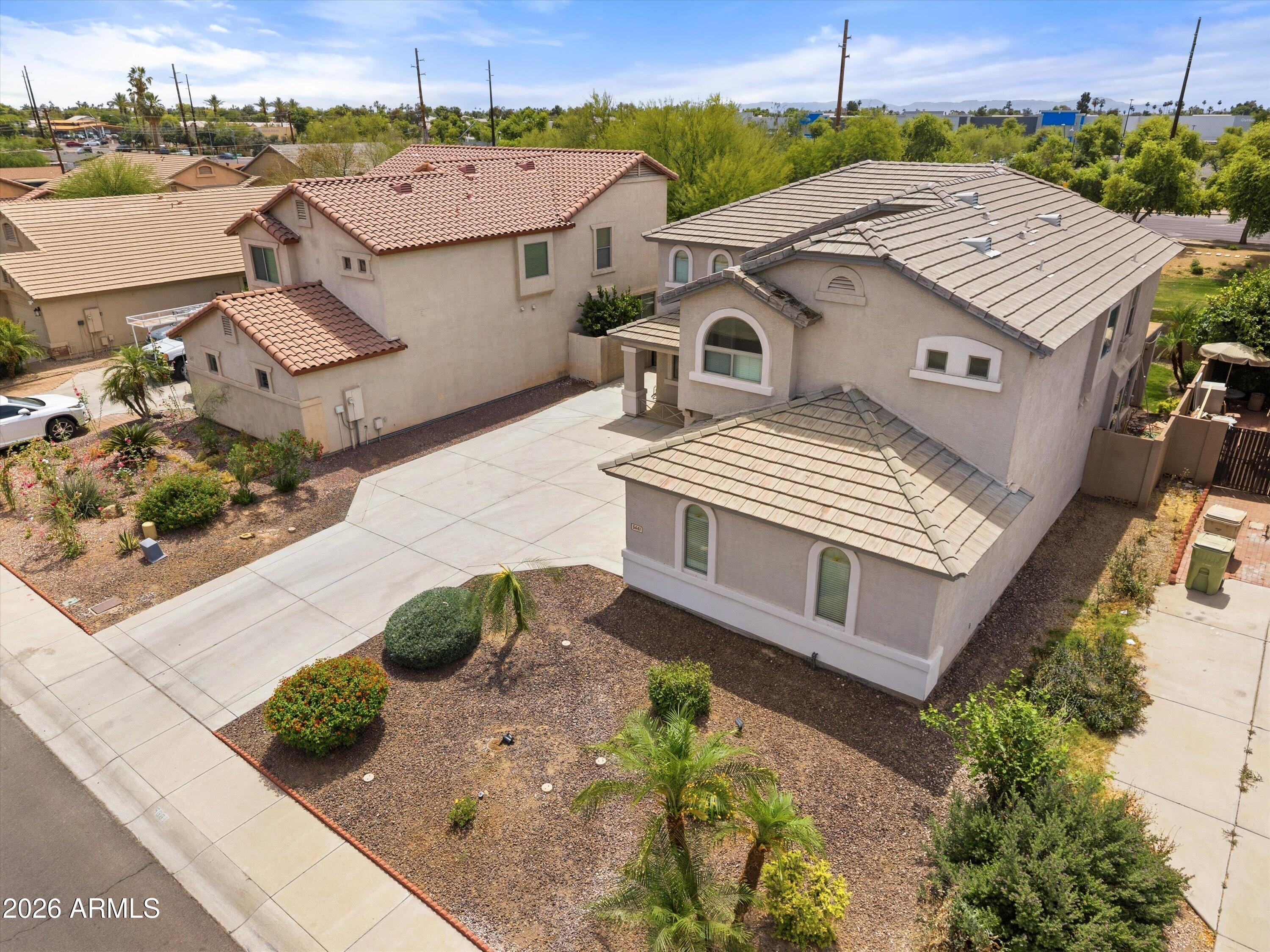5661 W DESERT JEWEL Drive