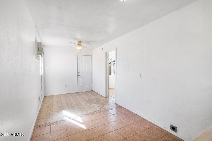 414 1/2 W 9th Street