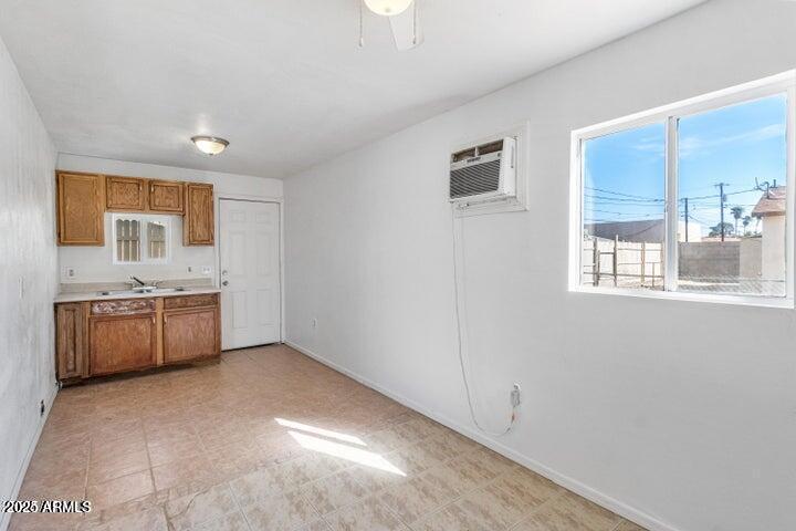 414 1/2 W 9th Street