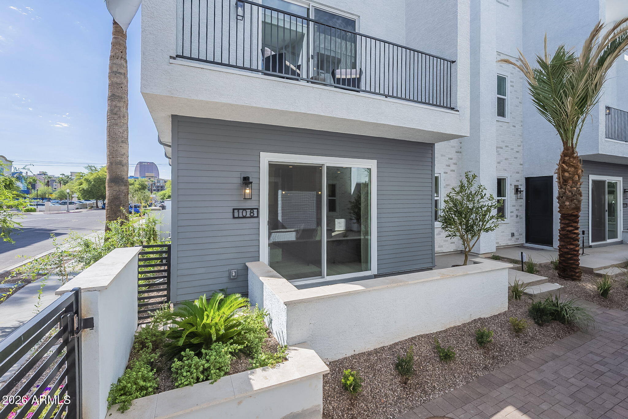 112 W WILLO Court
