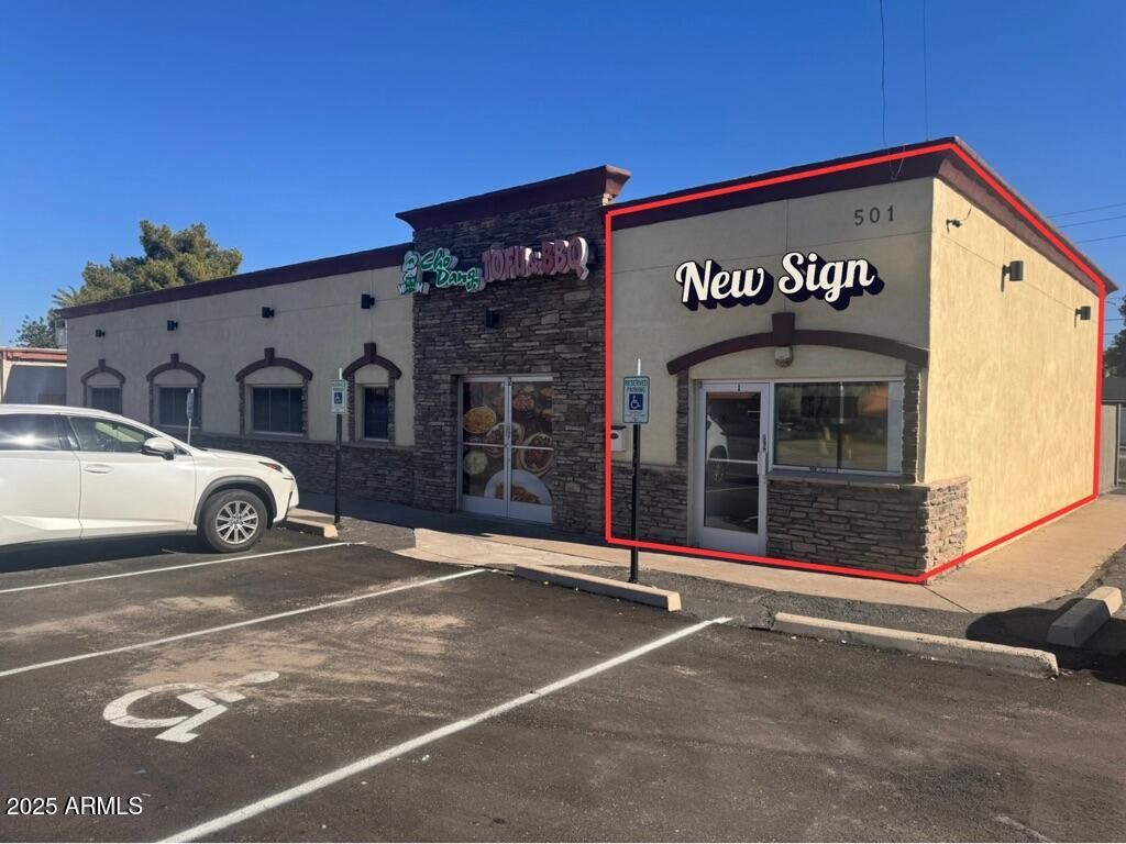 Photo of 501 N Arizona Avenue #1, Chandler, AZ 85225 (MLS # 6958973)