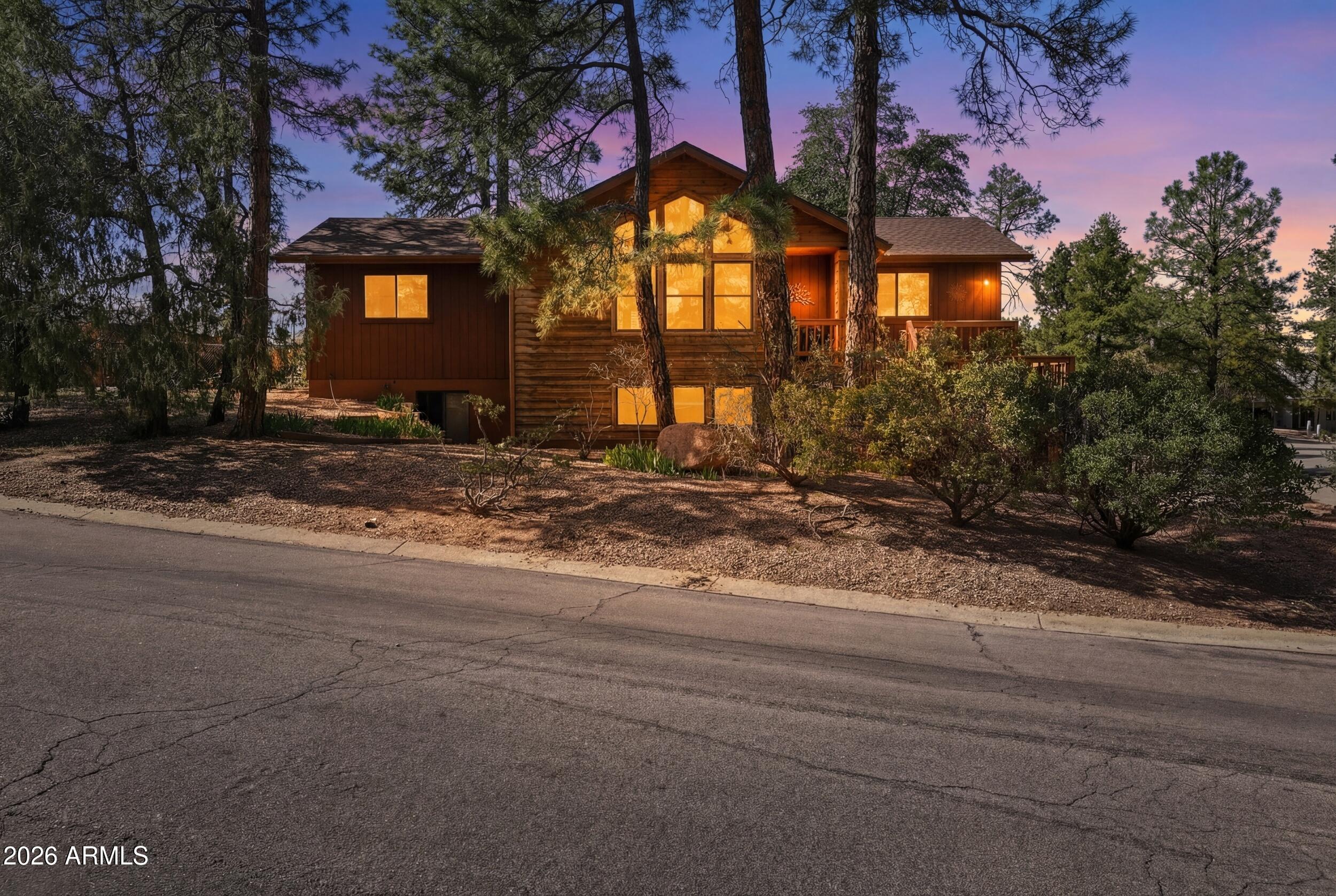 102 N PARKWOOD Lane