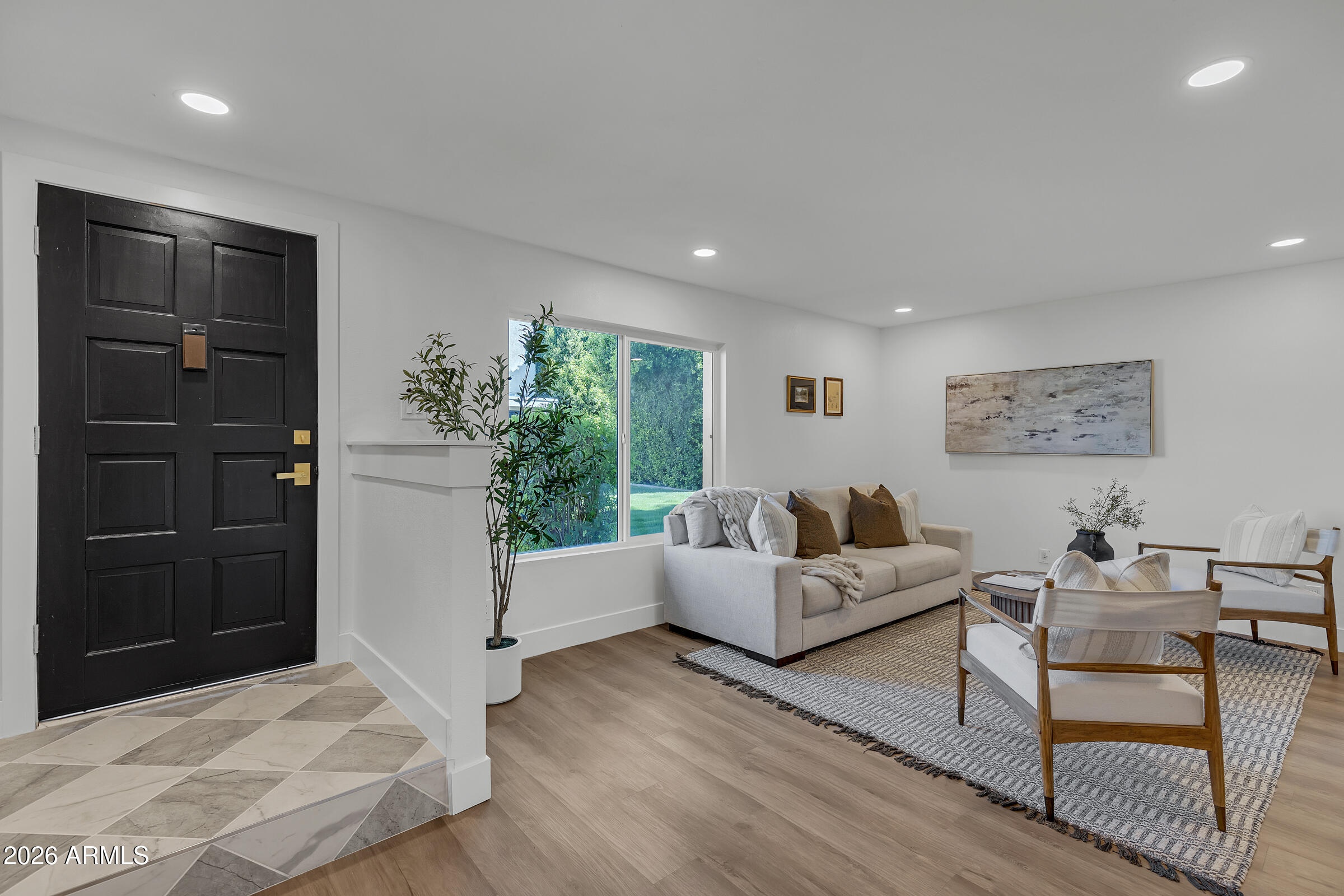 610 E MONTEBELLO Avenue 41