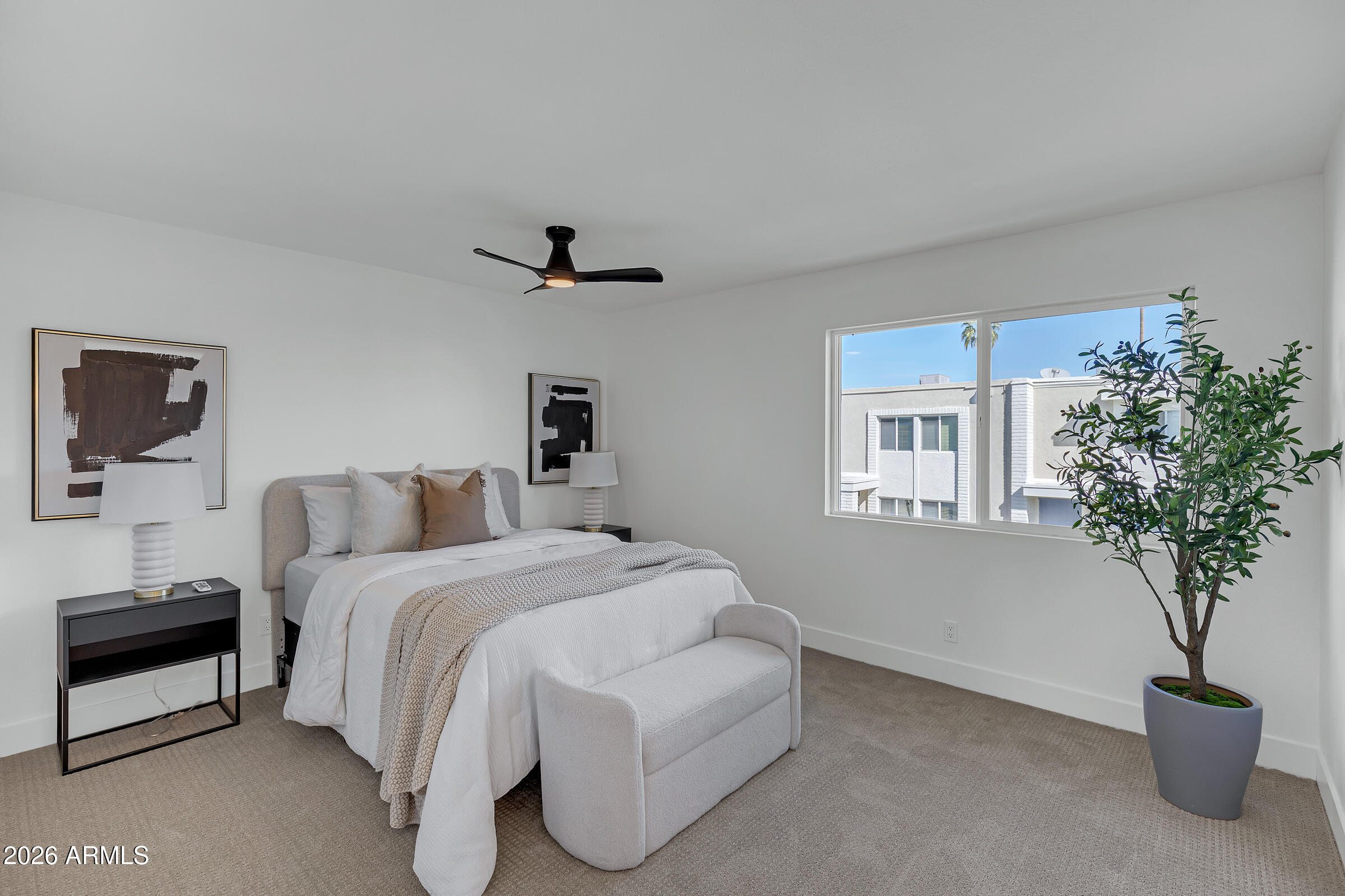 610 E MONTEBELLO Avenue 41