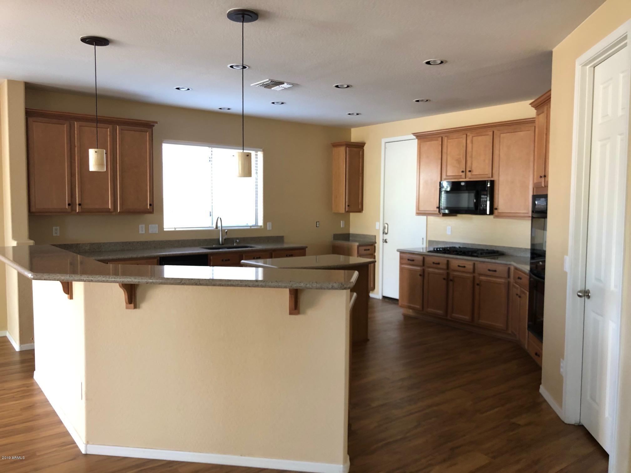 25879 N SANDSTONE Way