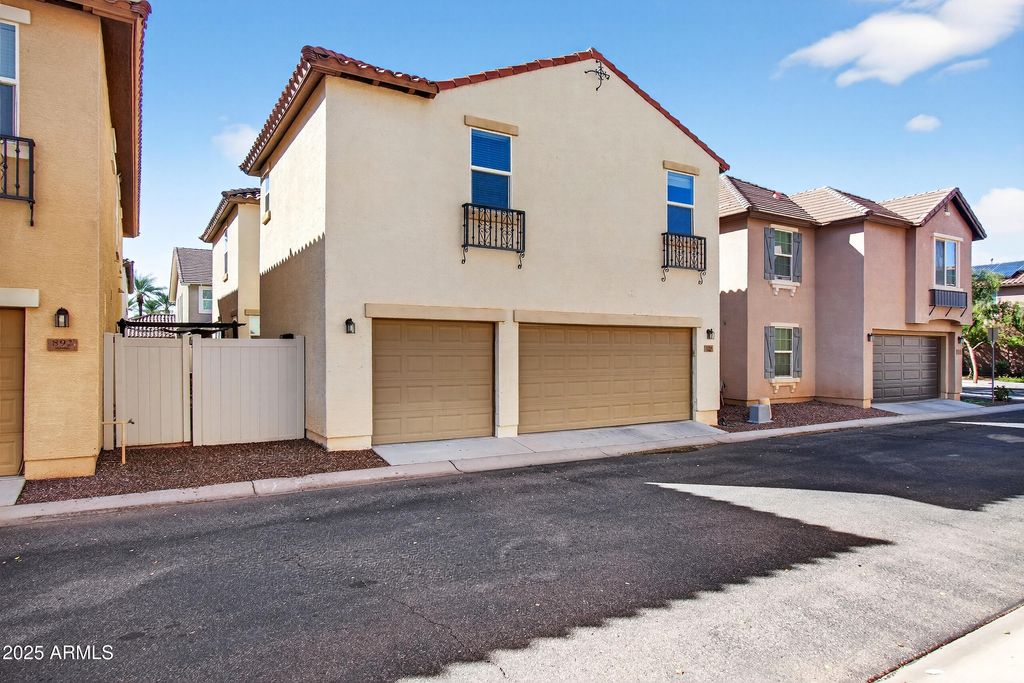 Photo of 886 S Huish Drive, Gilbert, AZ 85296 (MLS # 7022640)